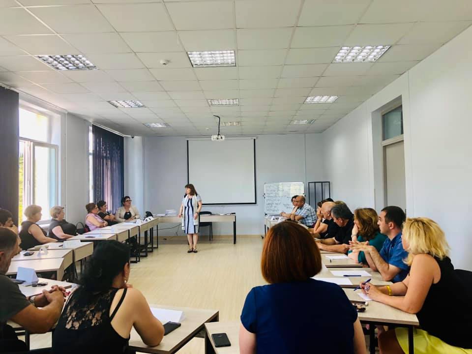 პროფესიულ მასწავლებელთა გადამზადება