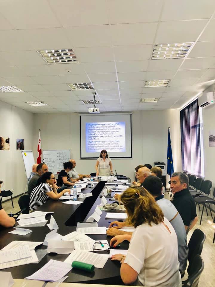 პროფესიულ მასწავლებელთა გადამზადება