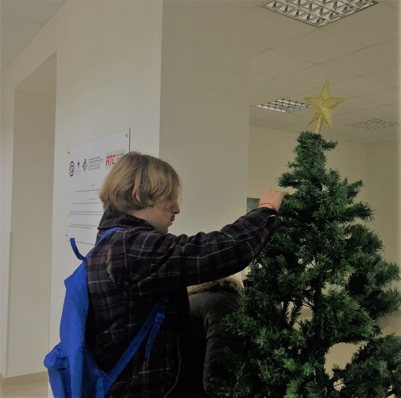 საახალწლო სამზადისი კოლეჯში