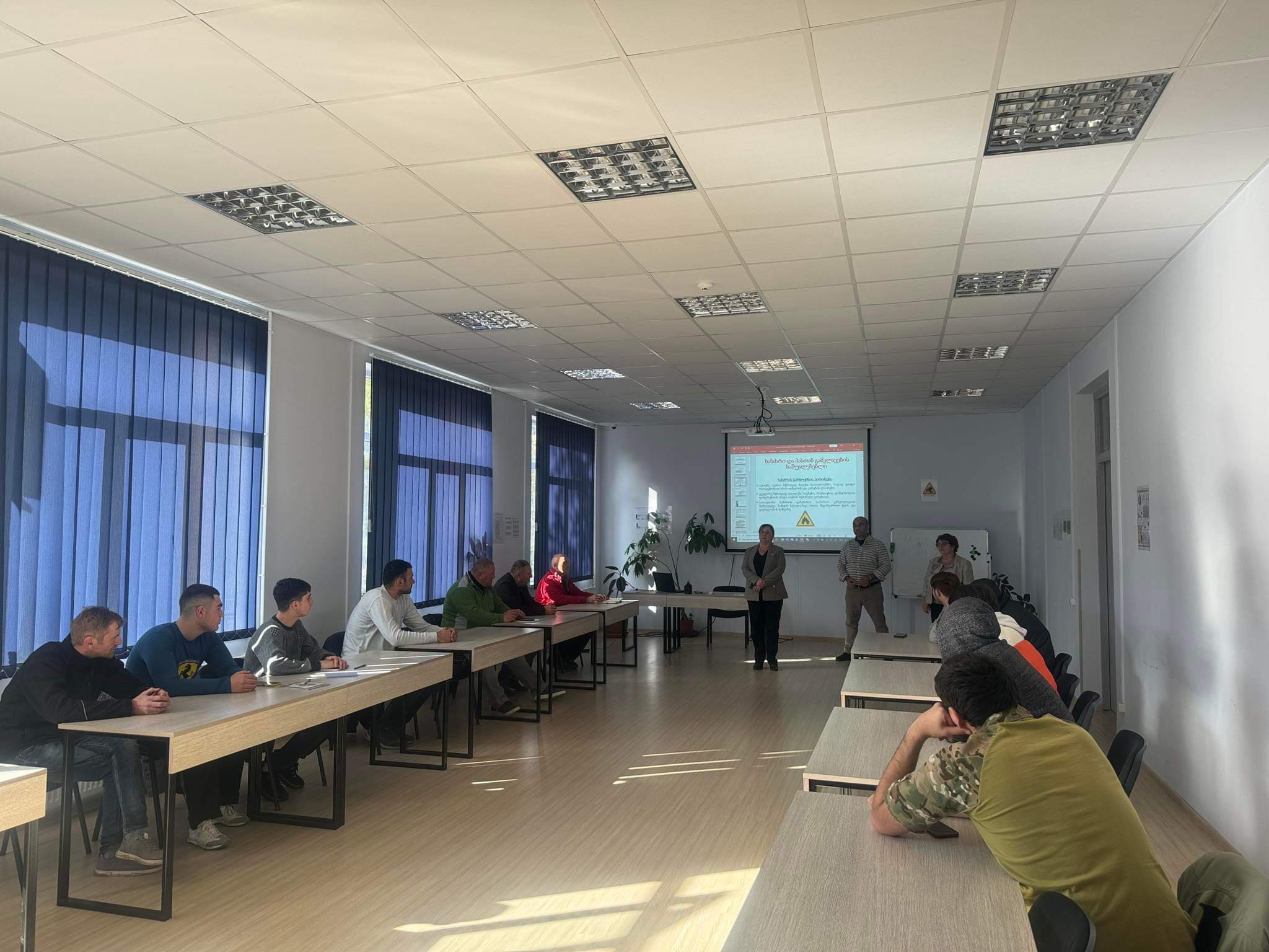 სარკინიგზო ტრანსპორტის კოლეჯში 2023 წლის მიღებაზე ჩარიცხული პროფესიული სტუდენტებისთვის სასწავლო პროცესი დაიწყო