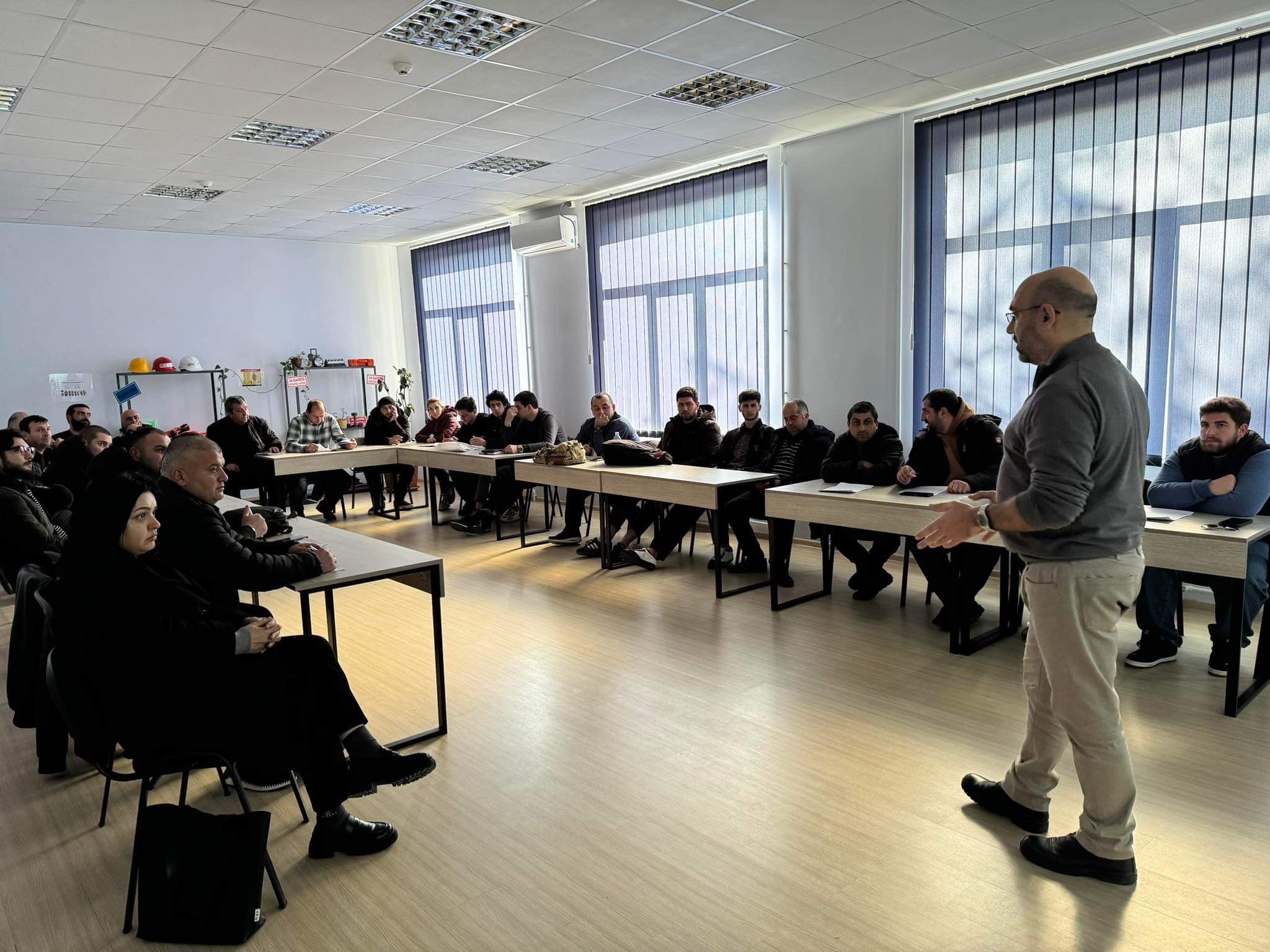 ა(ა)იპ სარკინიგზო ტრანსპორტის კოლეჯში საკონსულტაციო შეხვედრა სტუდენტებთან 