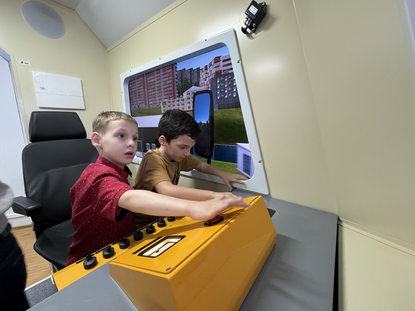 ა(ა)იპ სარკინიგზო ტრანსპორტის კოლეჯი გილოცავთ ბავშვთა დაცვის საერთაშორისო დღეს