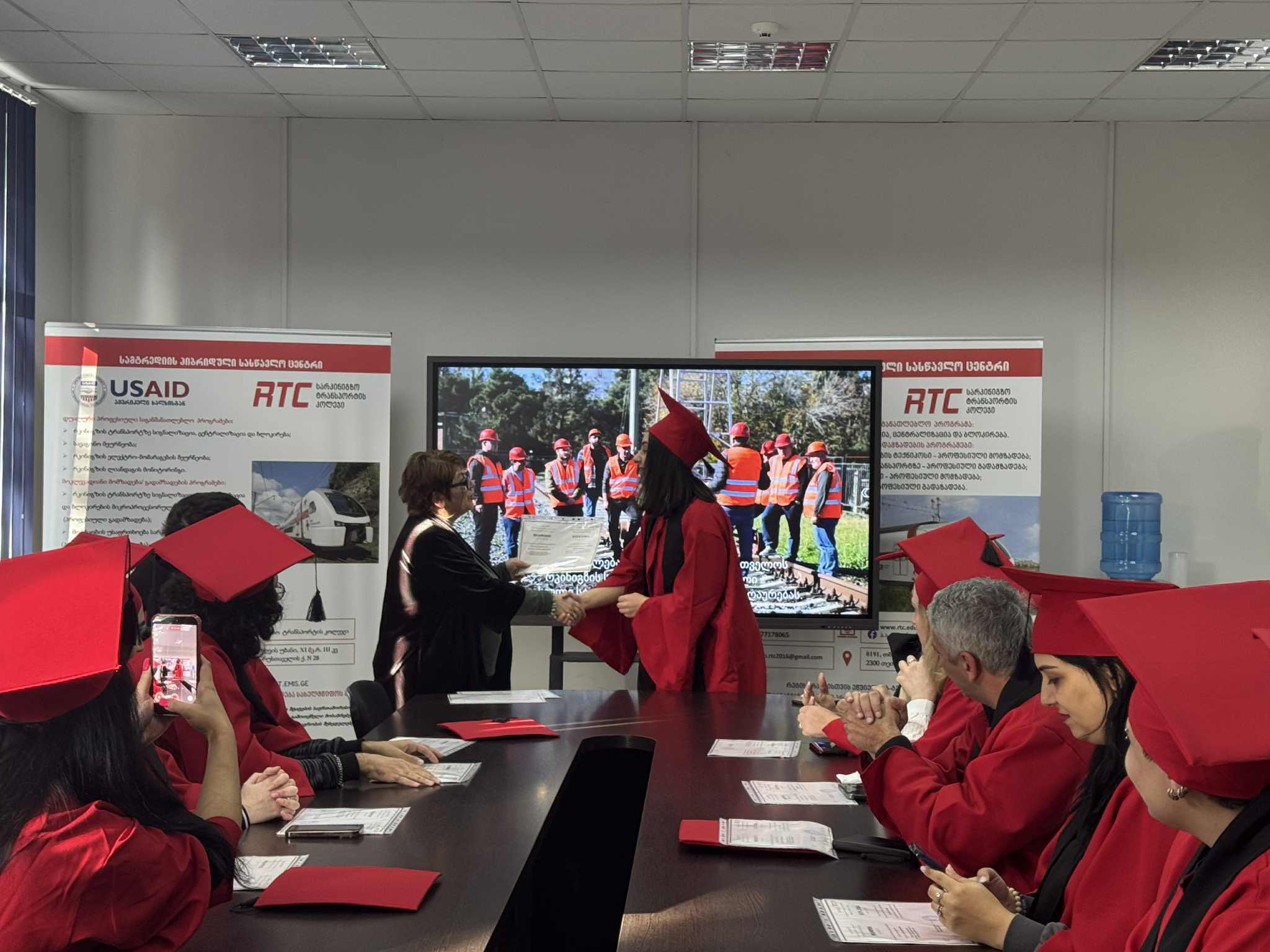 ა(ა)იპ სარკინიგზო ტრანსპორტის კოლეჯის კურსდამთავრებულთა გამოსაშვები ღონისძიება